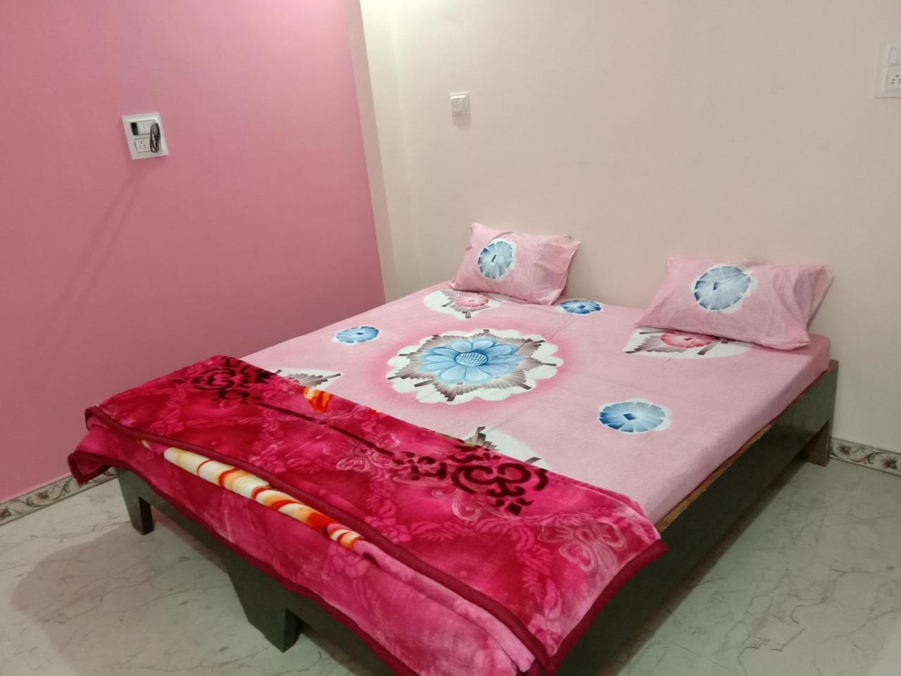 Shanti Guest House Ujjain Exteriör bild