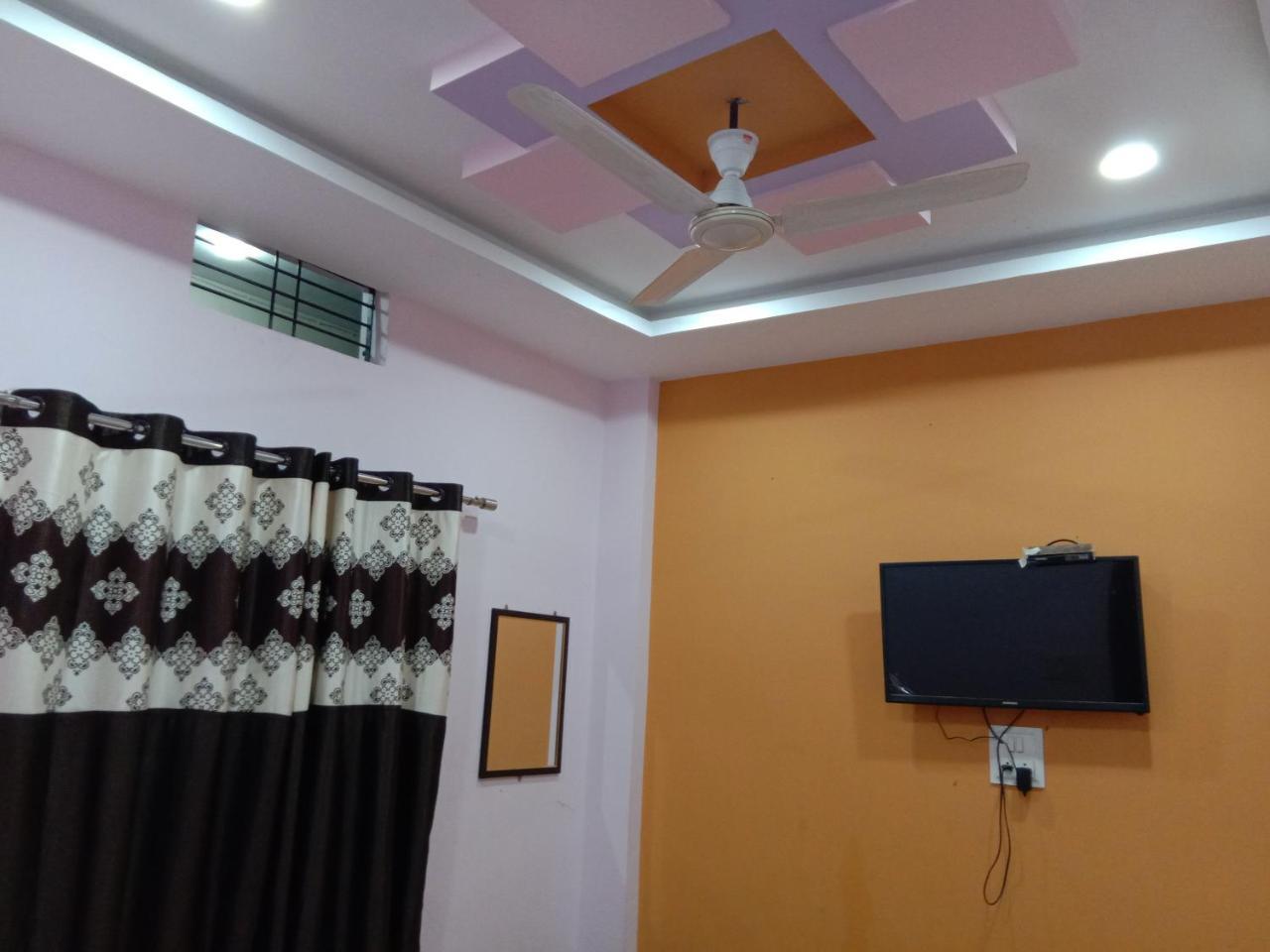 Shanti Guest House Ujjain Exteriör bild
